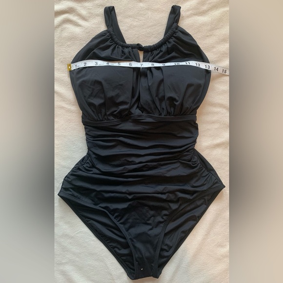 NEW La Blanca Island Goddess High Neck One Piece Swimsuit Black Size 12 - Picture 7 of 14